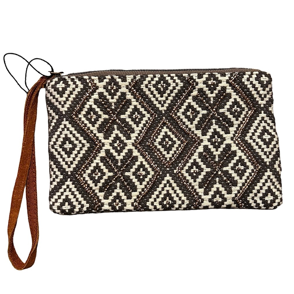 Ruggine beaded wristlet